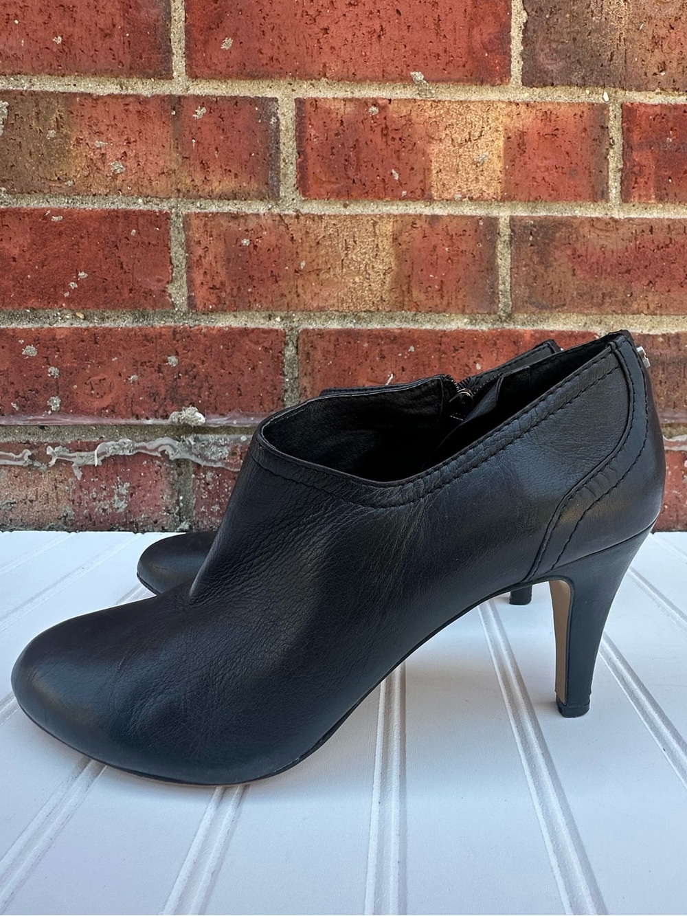 Vince Camuto Black Leather High Heel Ankle Booties Stiletto Pumps Round Toe